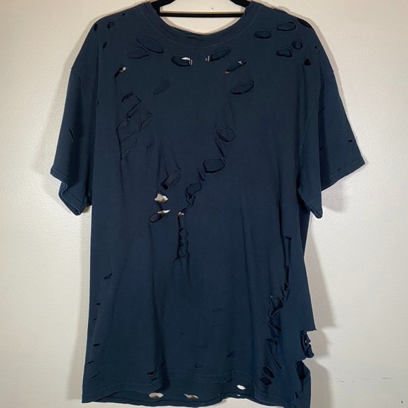 Kylie I'm the Kylie You're the Kendall Distressed T-Shirt - Picture 5 of 9